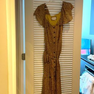 Anthropologie Maxi leopard print dress - size 6. Ruffles on sleeves.